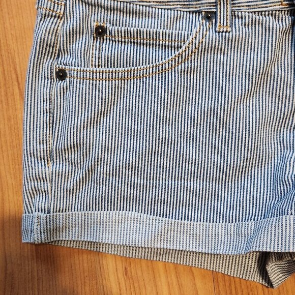 Lux Cuffed Denim Striped Shorts || sz 8 || EUC - Picture 5 of 11